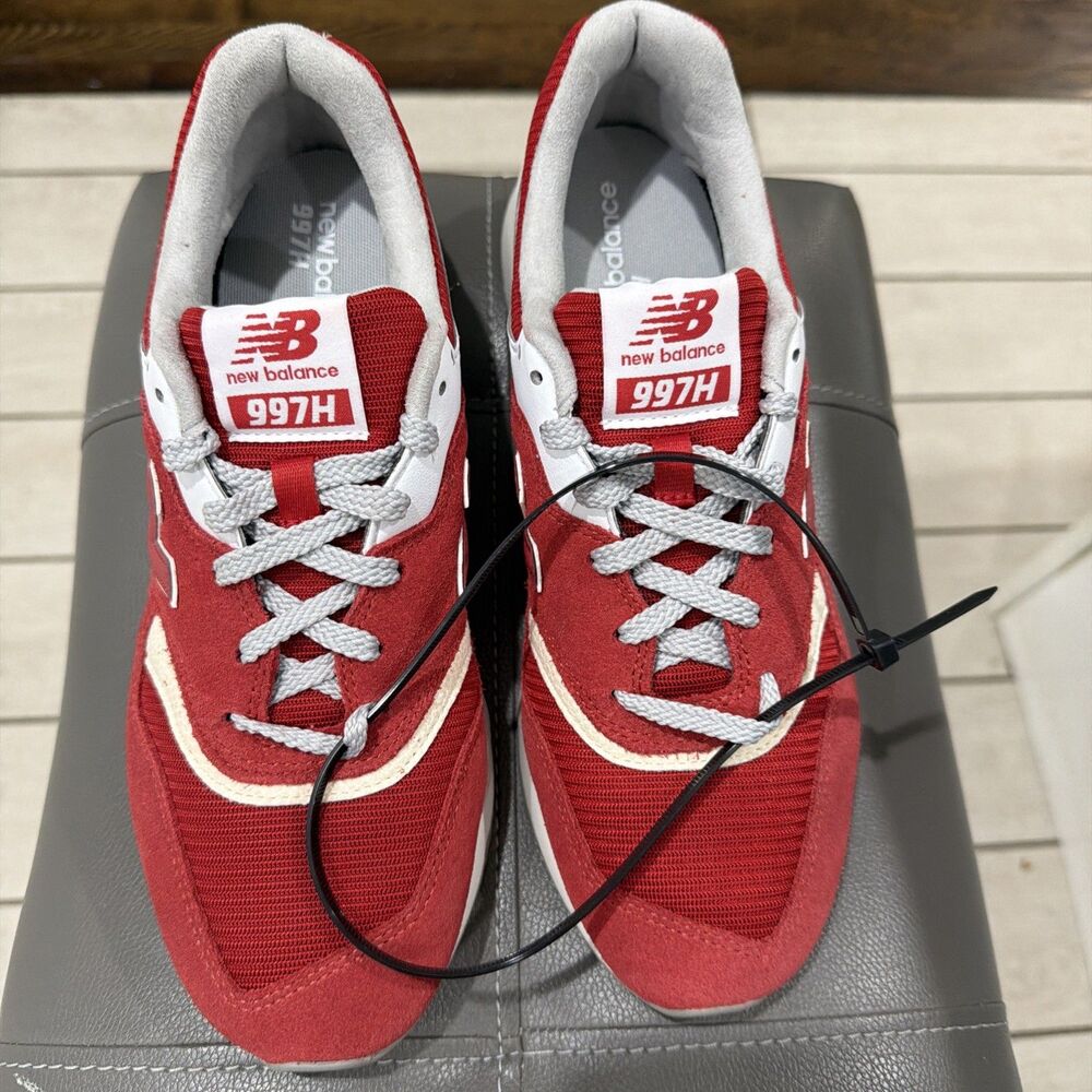 New Balance Men's Classics 997H Sneaker Red/Grey/White Size 8